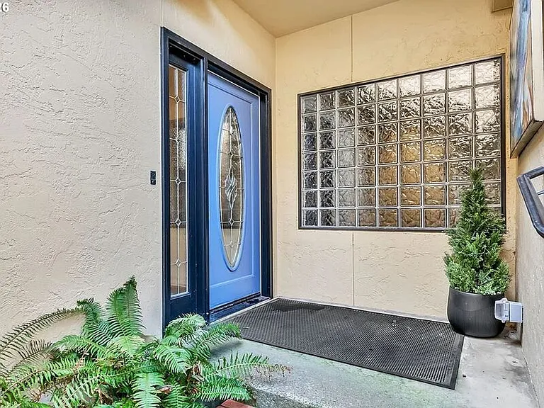 574 Wimbledon Ct — Photo 4