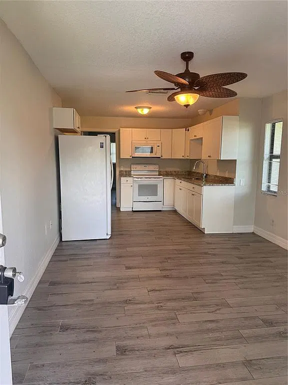 2 bed, 1.5 bath, 828 sqft, $1,350 — Photo 4
