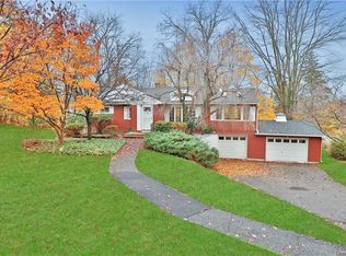 1 Woodvue Ct, Valley Cottage, NY 10989