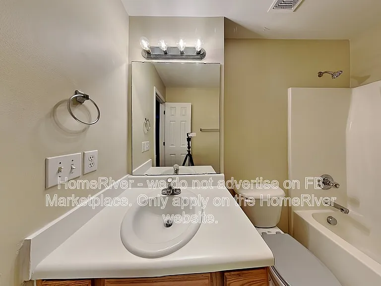 862 N Taylor St — Photo 15