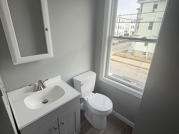 4th image of 1017 Pine St #2E
