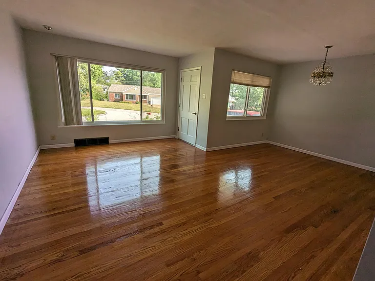 9505 Eudora Ct — Photo 10