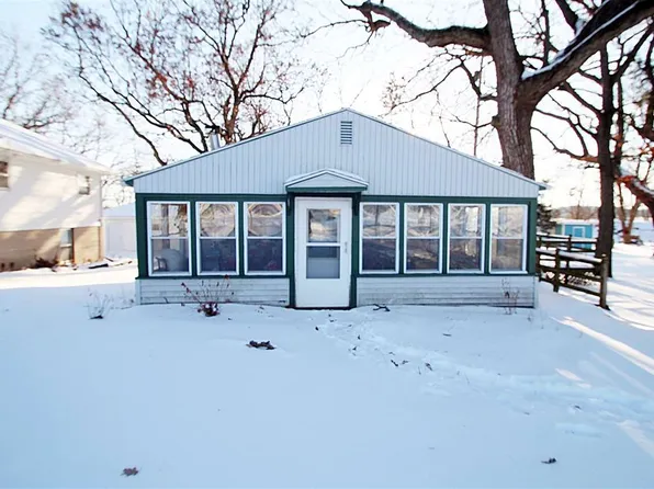 336 Sandy Beach Rd, Lake Mills, WI 53551