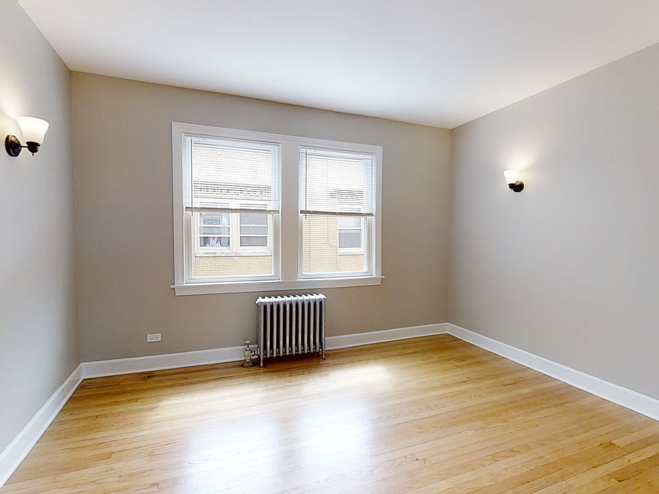 1st image of 1919 S Grove Ave #12