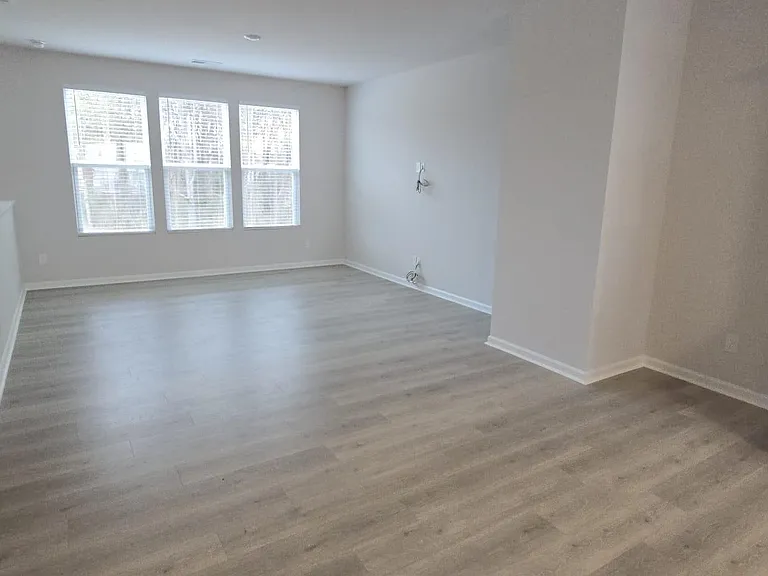 2324 Donnelly Hills Ln — Photo 14