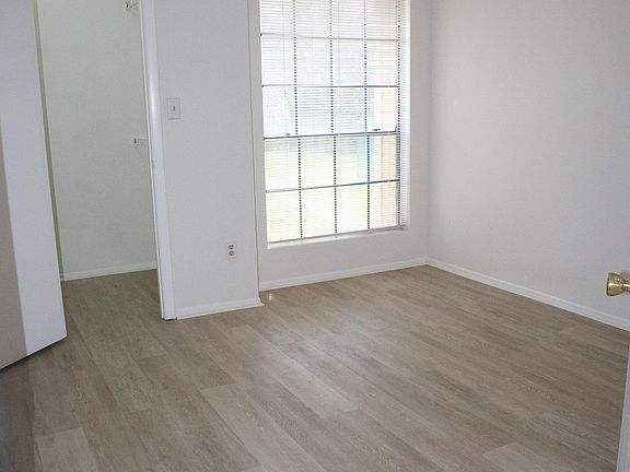4th image of 8728 Mallard Reserve Dr Unit 202