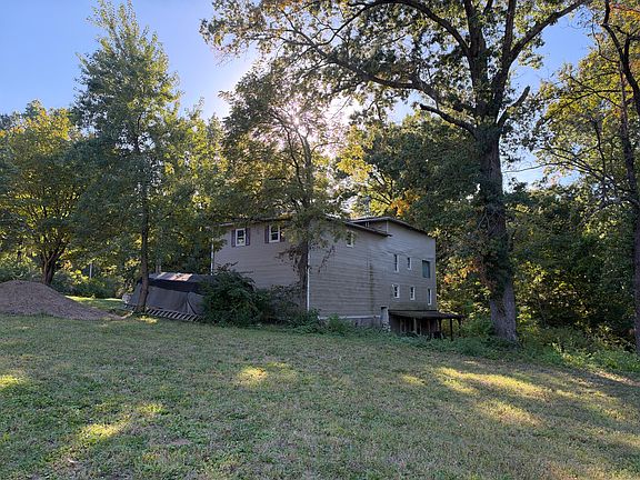 2nd image of 2411 N Earthland Rd