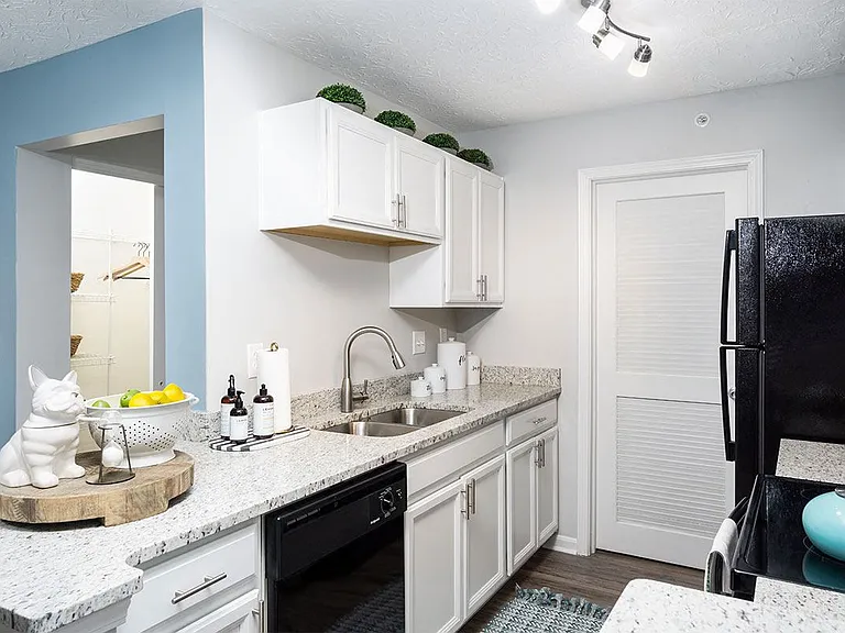 Grandview Summit Apartments — Photo 7