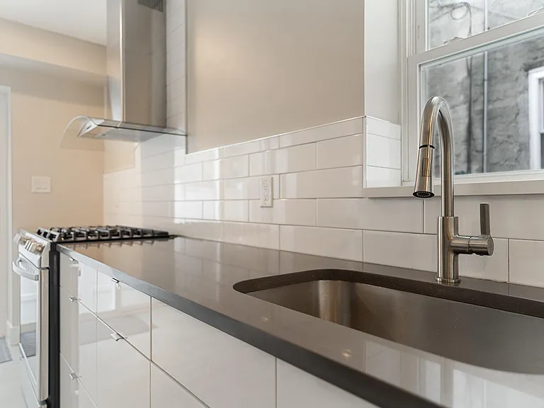 2552 S Sartain St — Photo 11