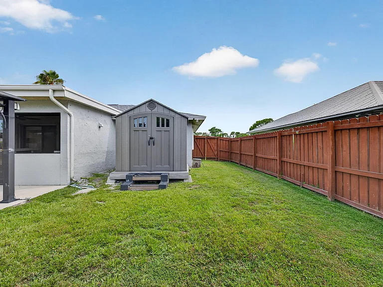 825 SE Starflower Ave — Photo 44