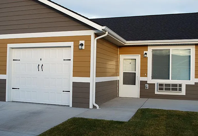 Attached garage included in rent at no additional charge.