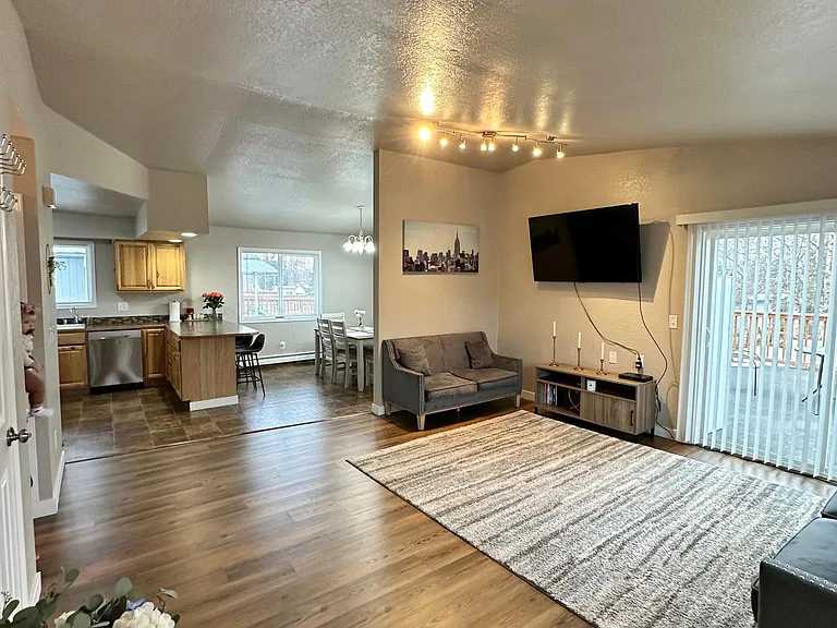 3303 Cope St #2 — Photo 1