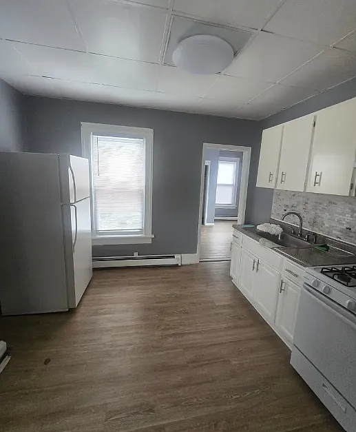 2 bed, 800 sqft, $2,000 — Photo 4