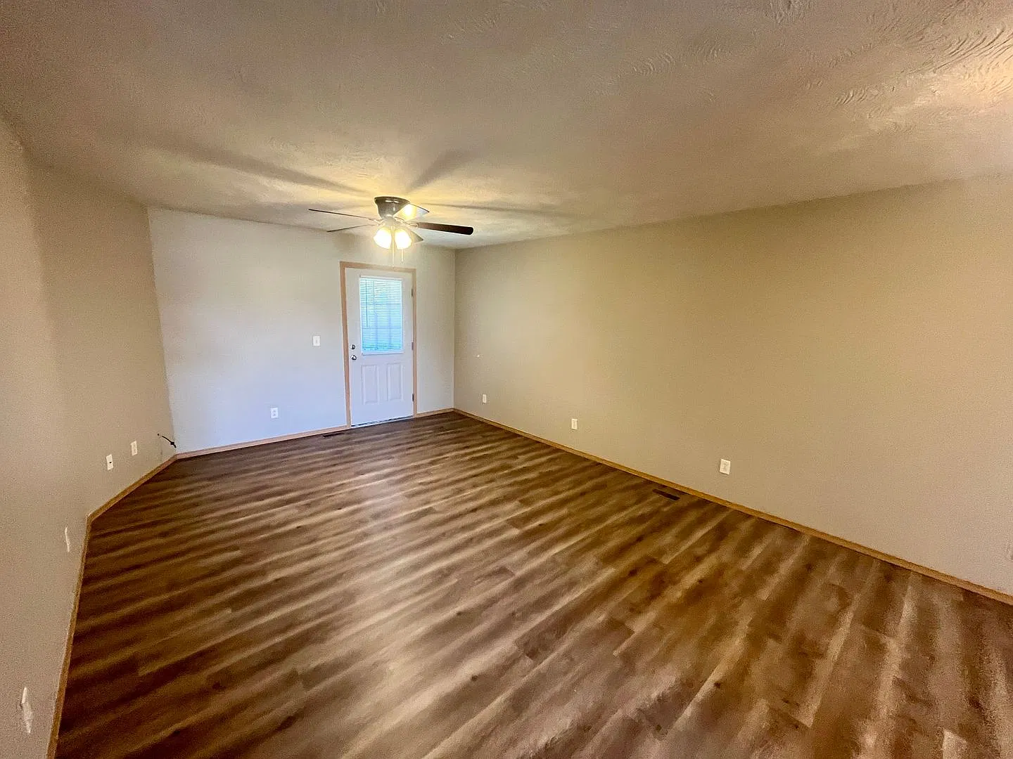 2 Bedroom - 2 Bathroom Duplex Fordland MO Available March 5th — Photo 2