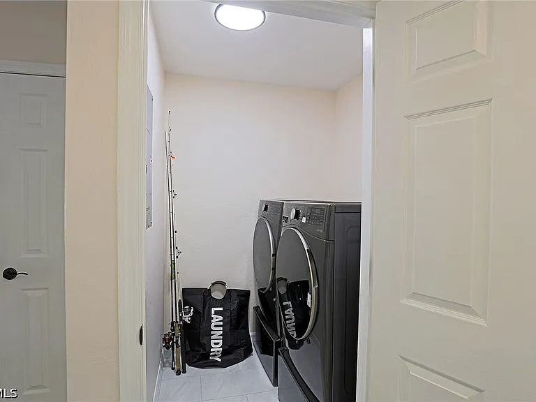 11921 Seabreeze Cove Ln #208 — Photo 17