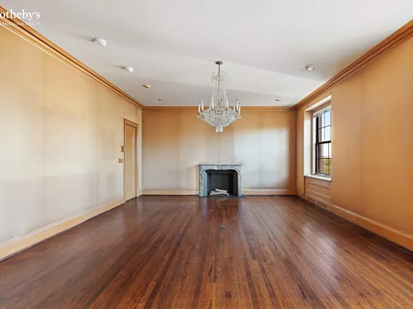 920 5th Avenue image 7 of 23