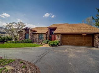 7113 Driftwood Dr SE, Ada, MI 49301