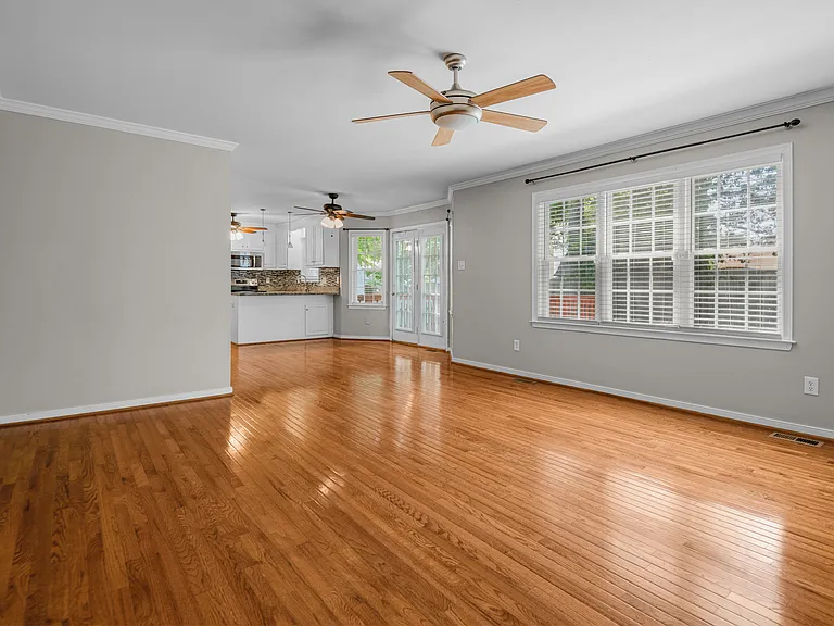3924 Liberty Point Dr — Photo 23