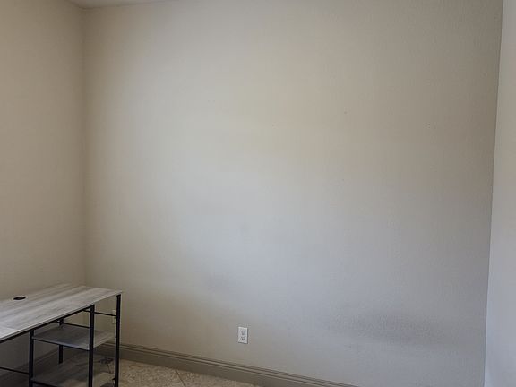 4th image of 136 Andrea Ct