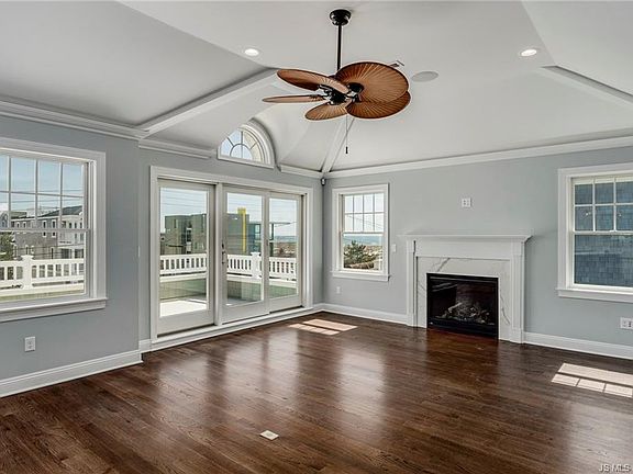 5th image of 6 E Bergen Ave