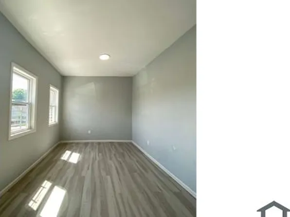 33 Saint Josephs Ave, Yonkers, NY 10703