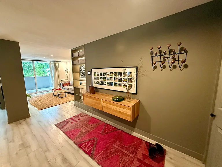 1090 N Lafayette St #101 — Photo 6