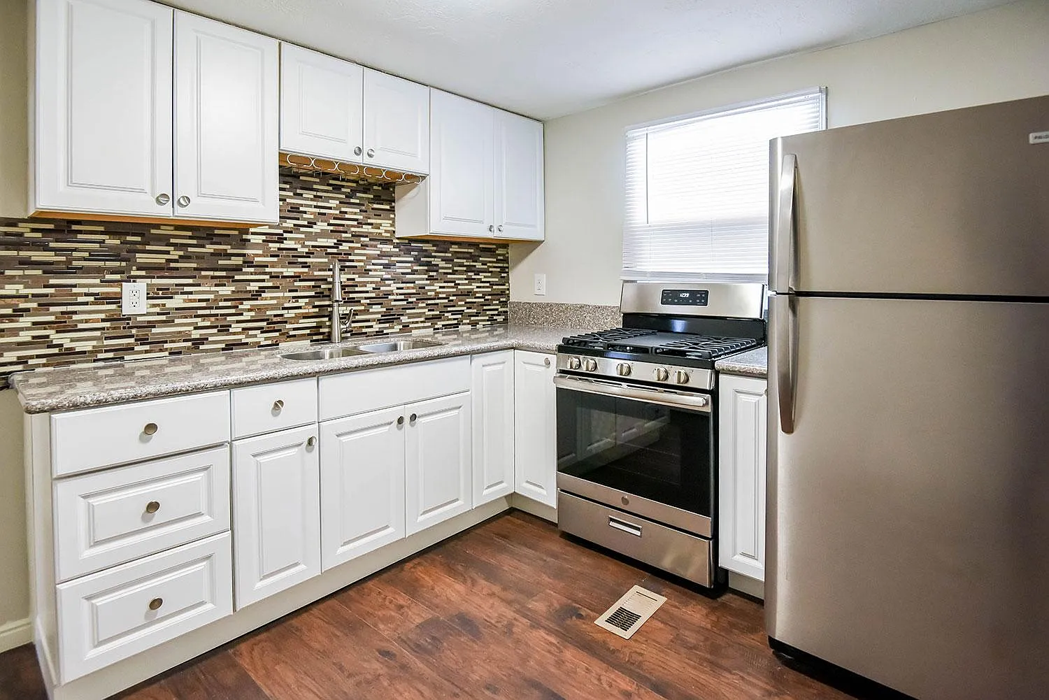 2 bed, 600 sqft, $1,300 — Photo 1
