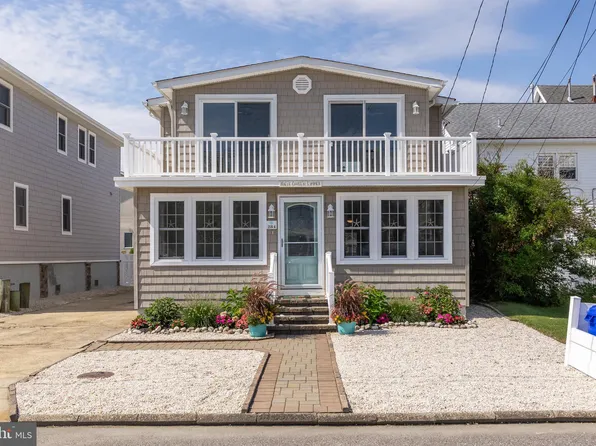 284 W 18th St, Ship Bottom, NJ 08008