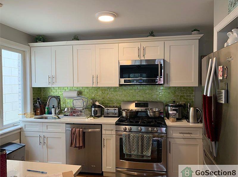 1st image of 2858 Sampson Ave Floor 2