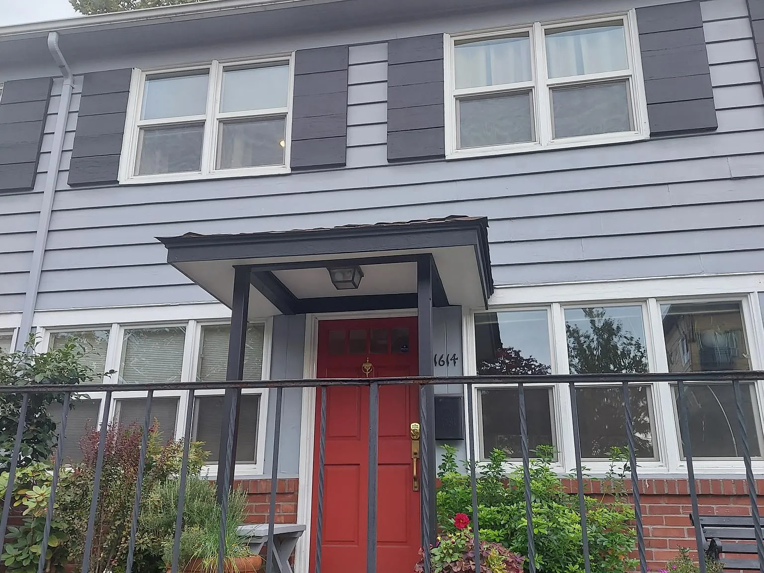1614 15th Ave — Photo 2