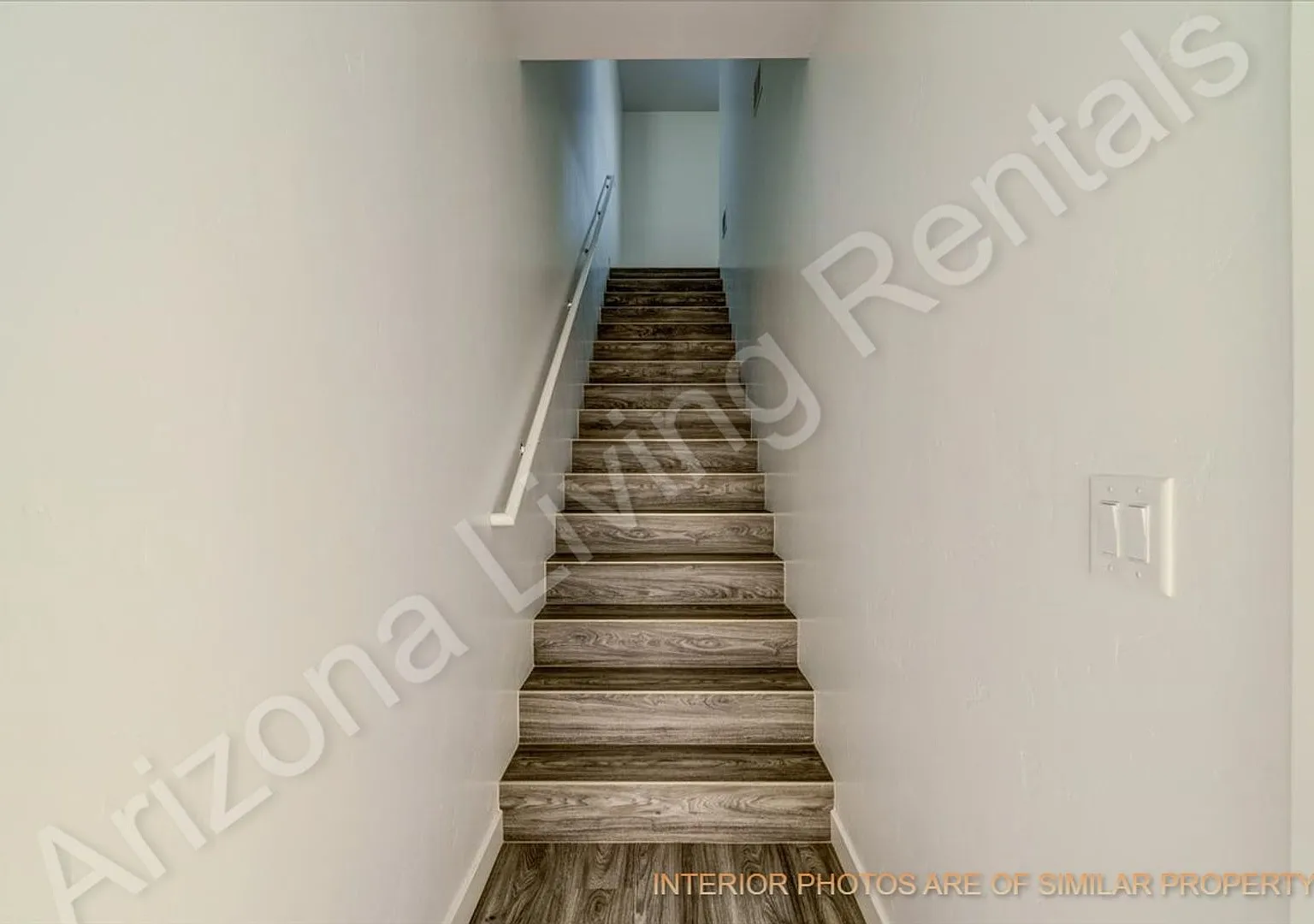 Discover Minimal Modern Living — Photo 4