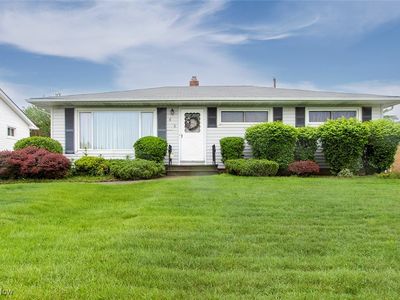 614 E Parkleigh Dr, Seven Hills, OH, 44131