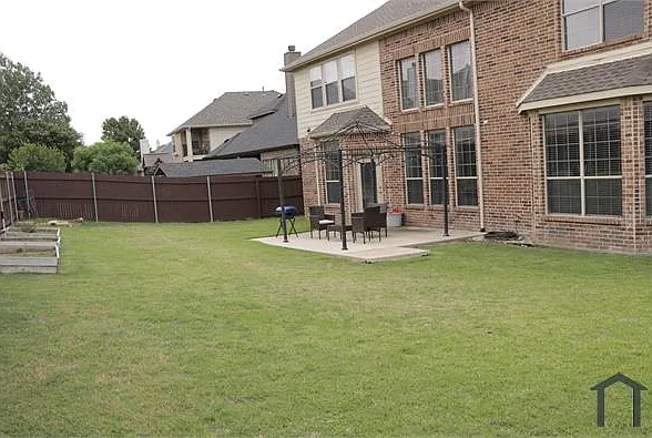 2412 Forest Gate Dr — Photo 6