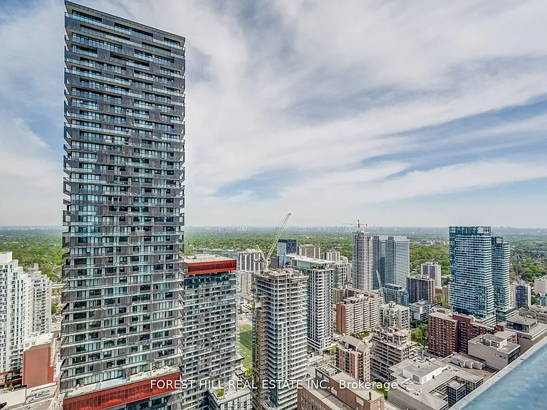 2221 Yonge St #5010 — Photo 26