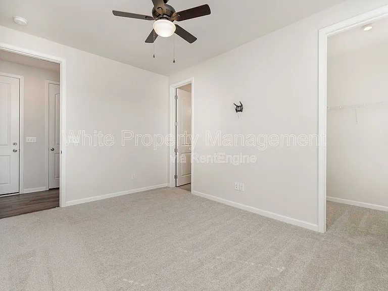 114 Marron Dr — Photo 3