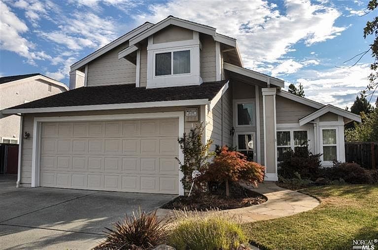 1st image of 1 Canterbury Cir