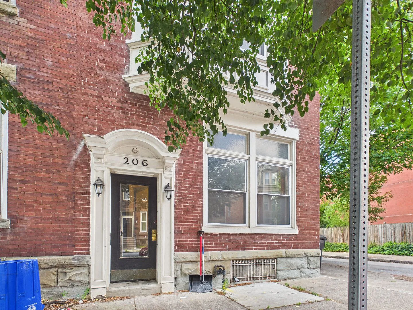 206 Kelker St — Photo 2