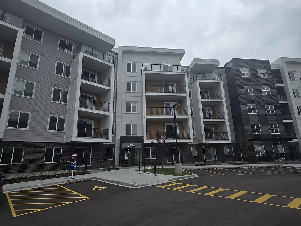 265 Wolf Willow Blvd SE #3105