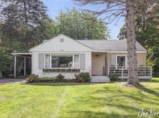 233 Randall Rd, Norton Shores, MI 49441