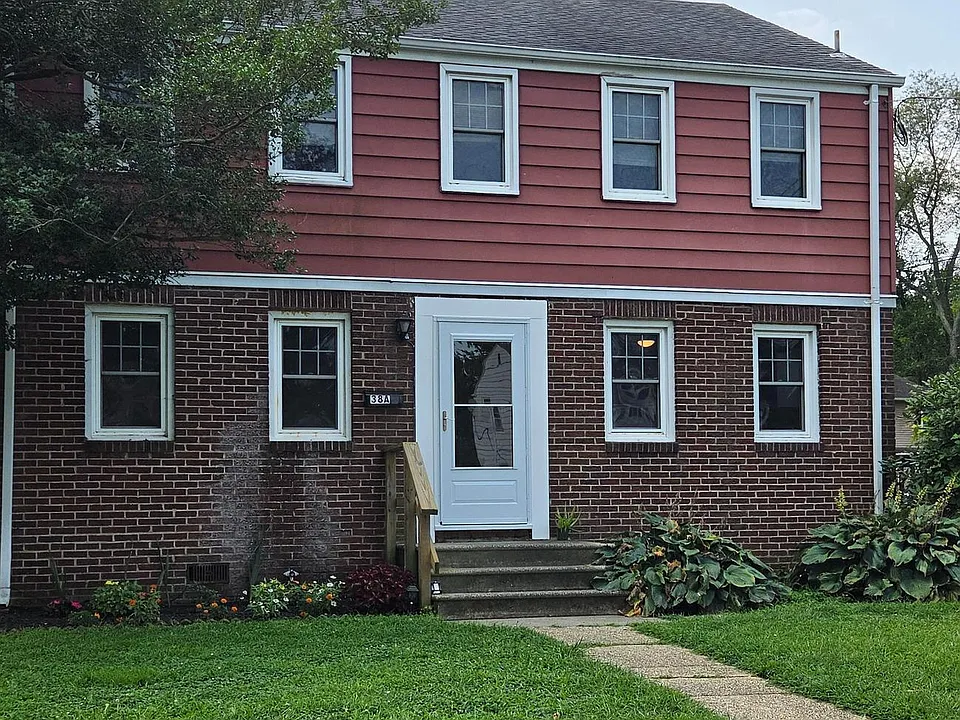 38A Lee St