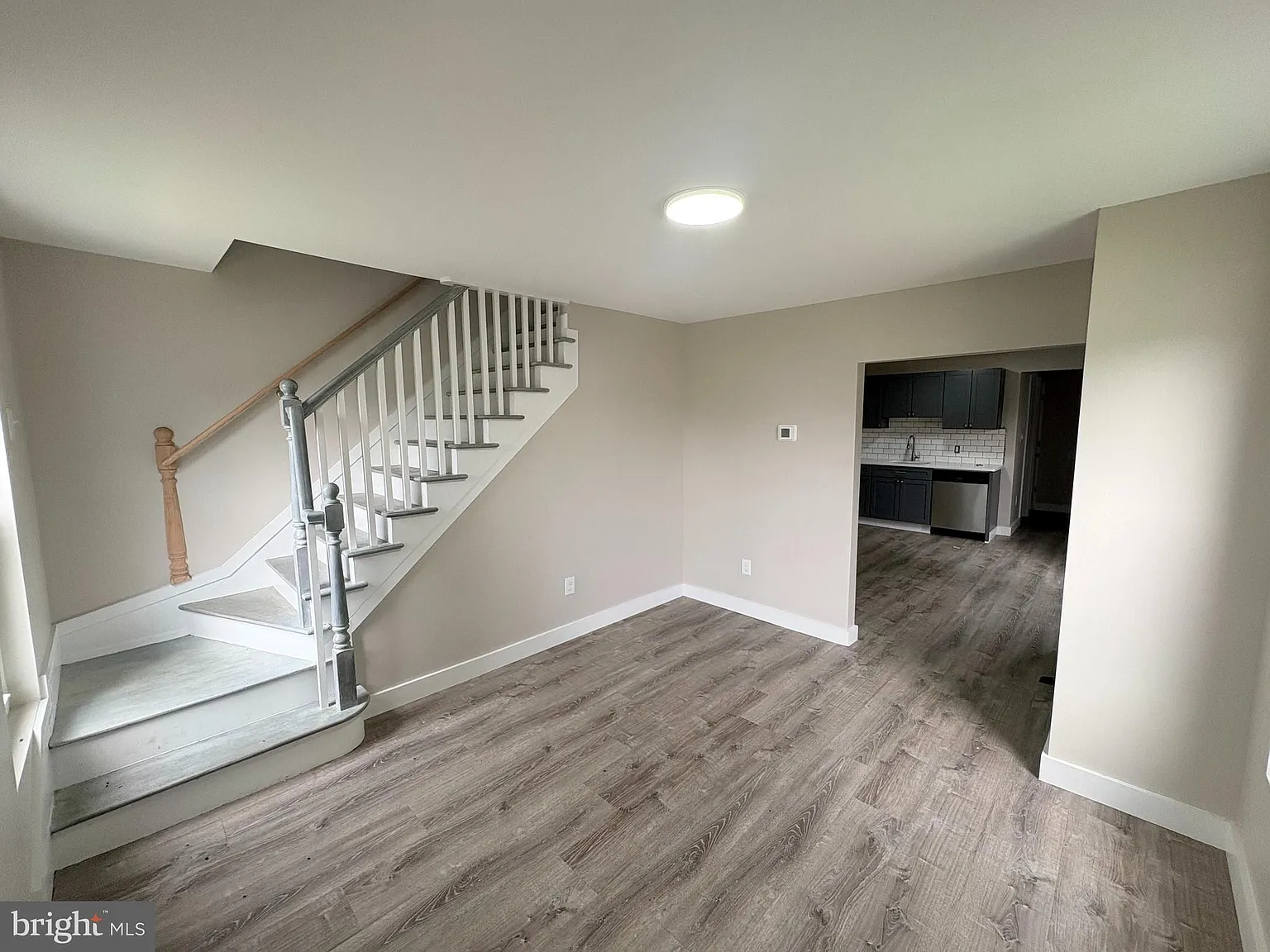 3 bed, 2.0 bath, 1180 sqft, $1,950 — Photo 3