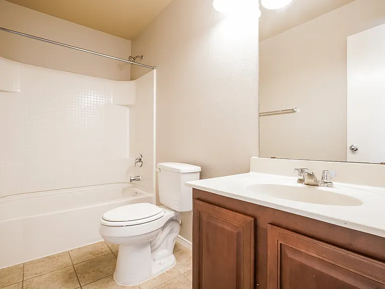 8500 Shallow Creek Dr — Photo 16