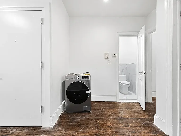 964 Madison St #2C — Photo 8