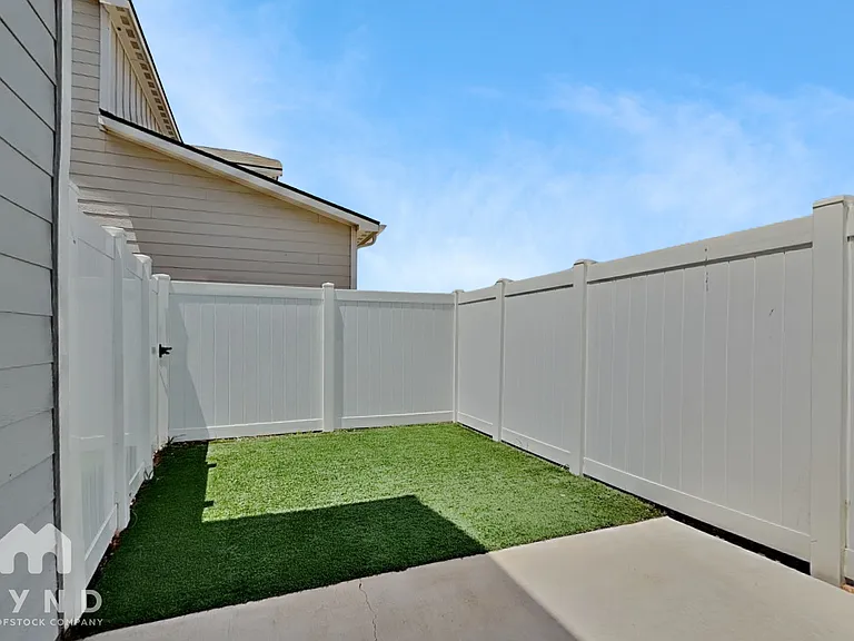 10845 Quinn Ct — Photo 17