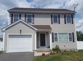 332 Naismith St, Springfield, MA 01104