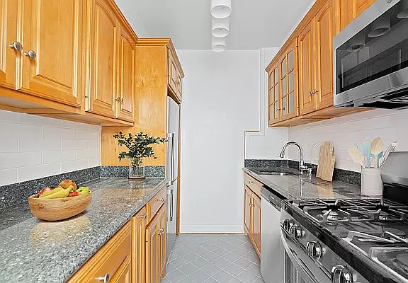 2nd image of 235 Adams St APT 12C