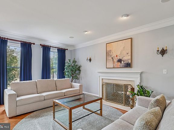 3rd image of 1303 Windsor Ridge Ln