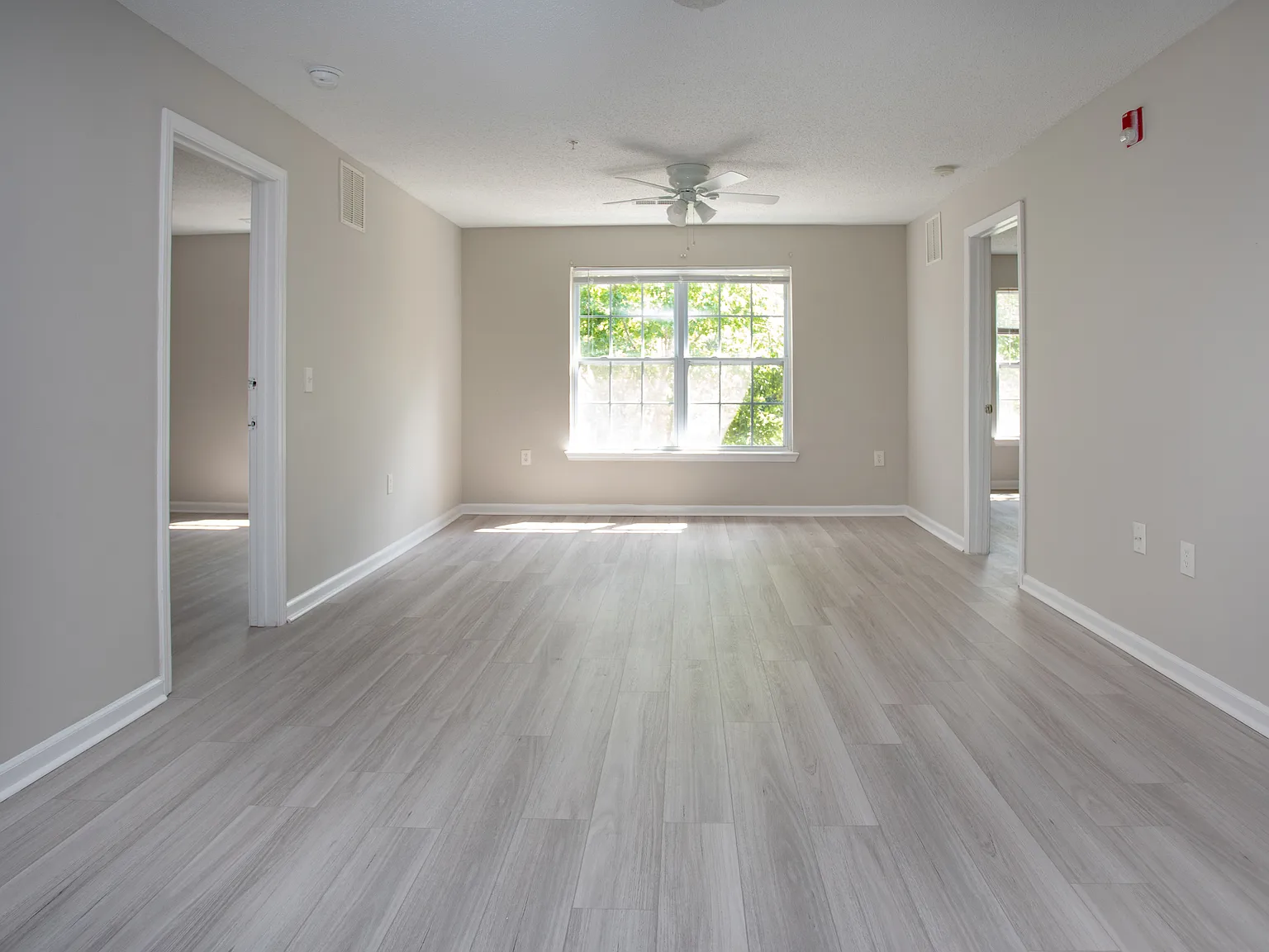 Capital Luxury Condominiums — Photo 3