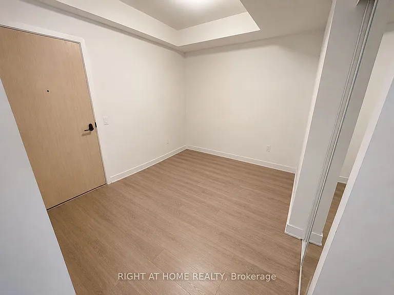 60 George Butchart Dr #513 — Photo 2