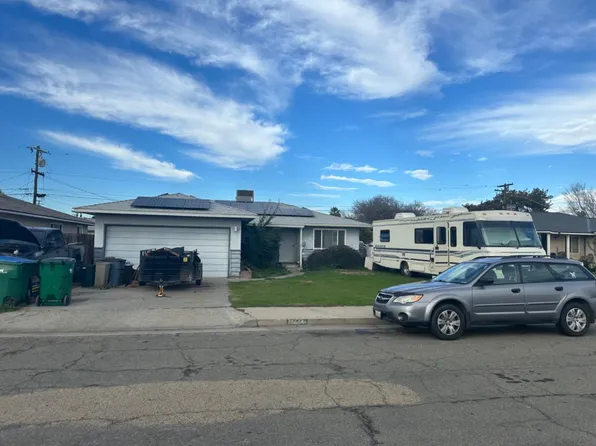 1444 Oak St, Selma, CA 93662